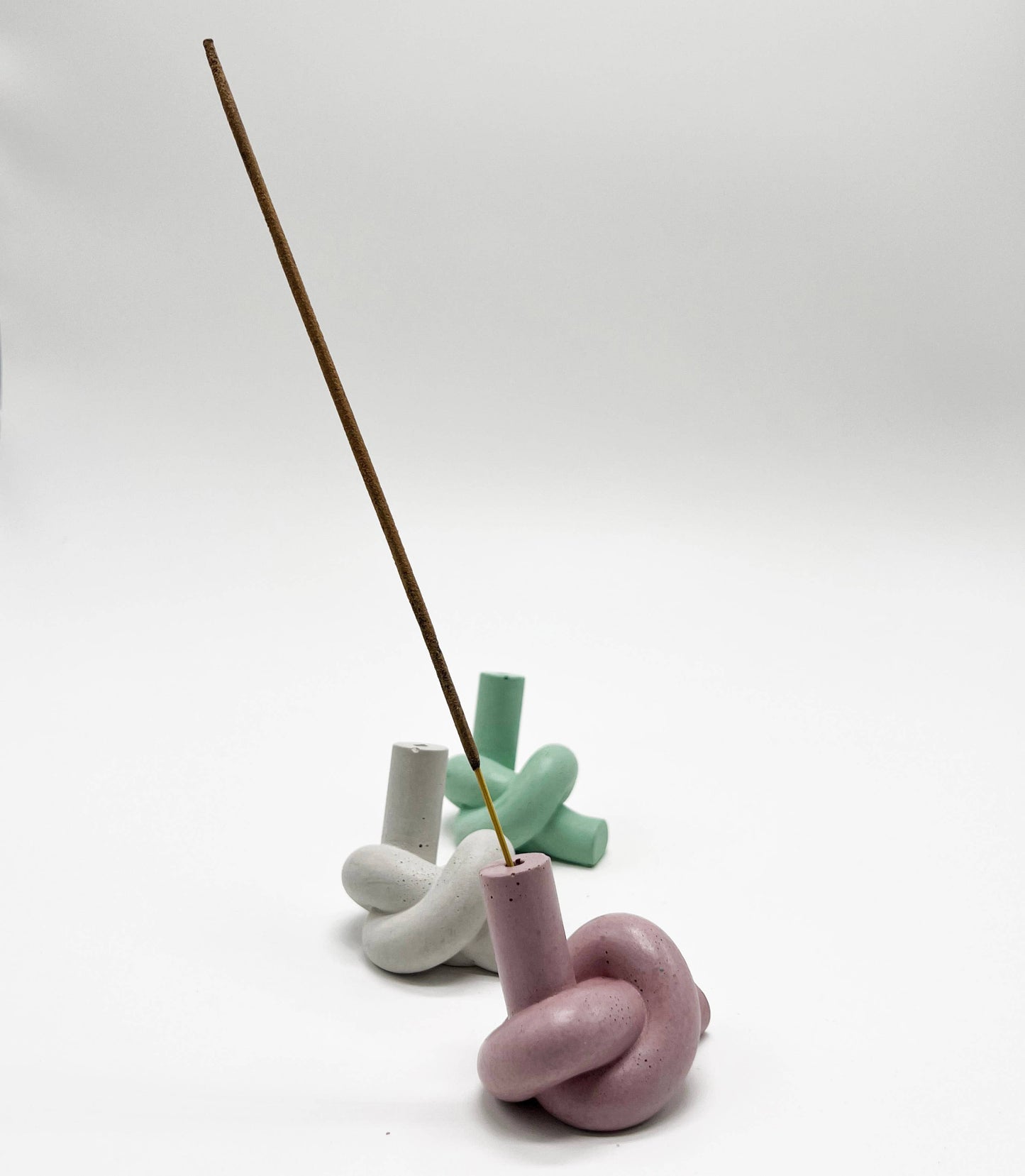 Uno Atelier - Knot Incense Holder: Green