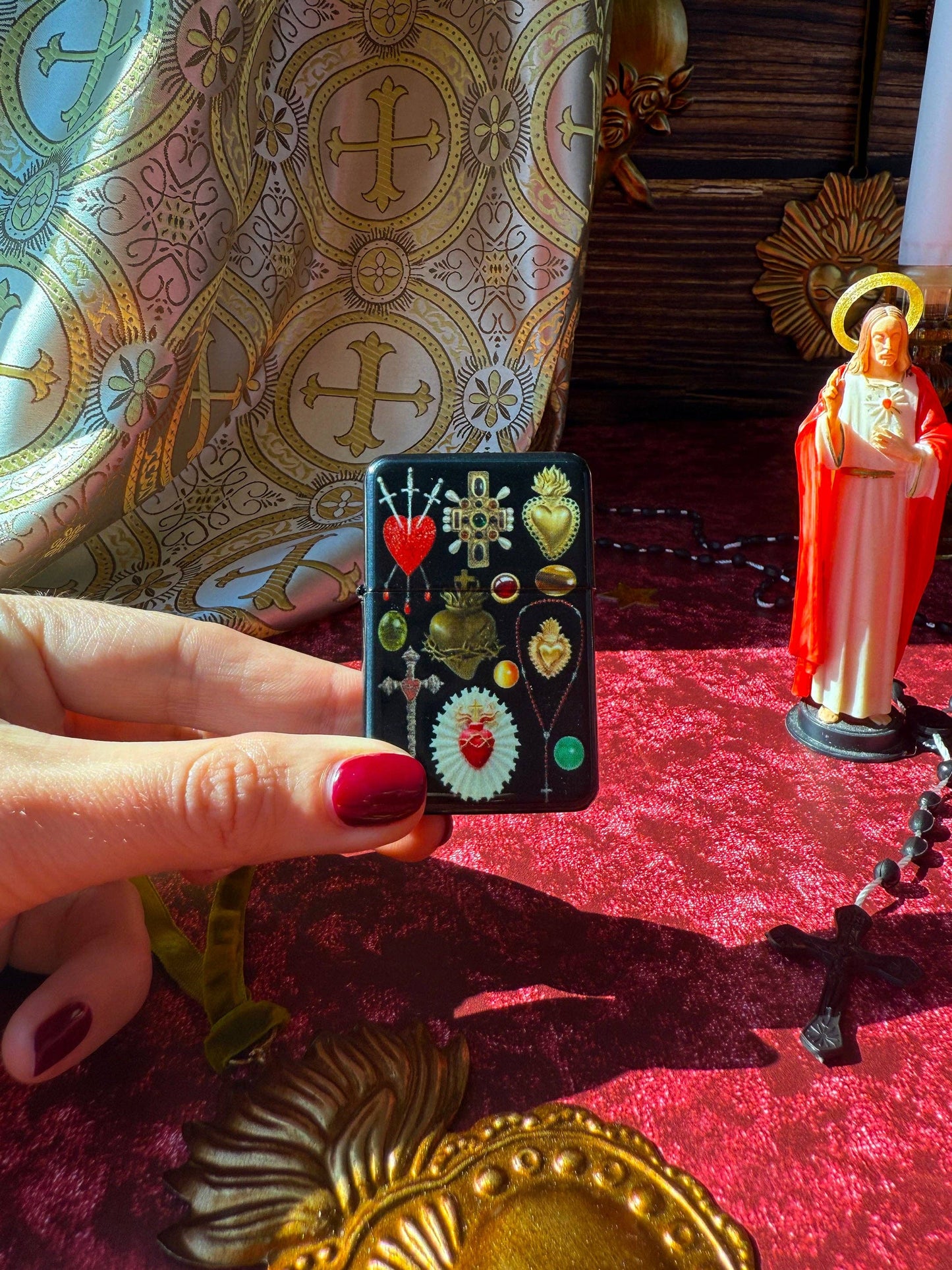 A Shop of Things - Sacred Heart Lighter