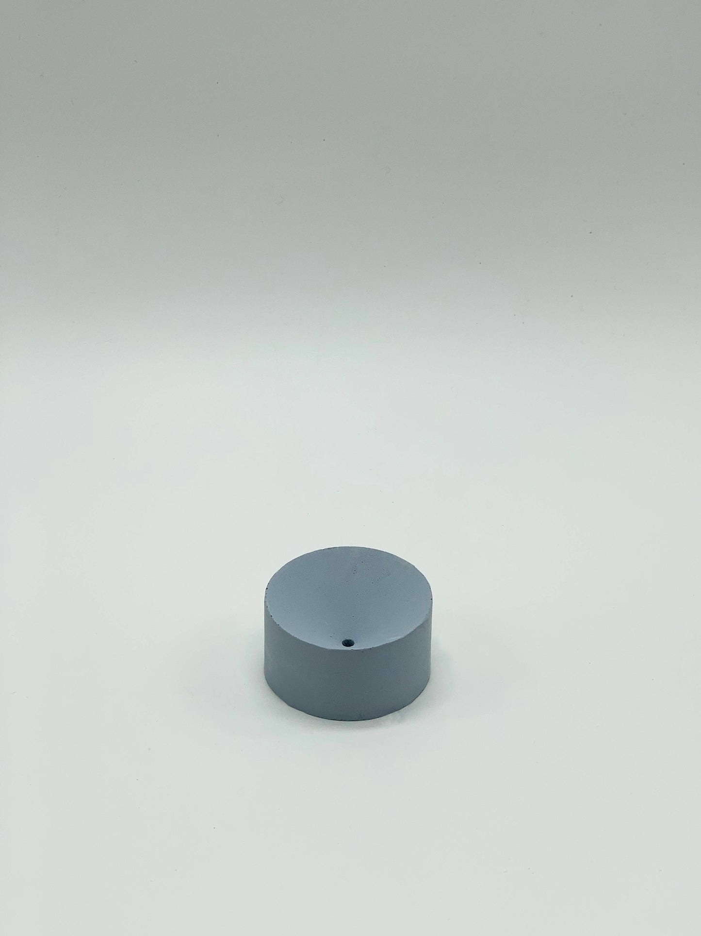 Uno Atelier - Drip Incense Holder: Grey