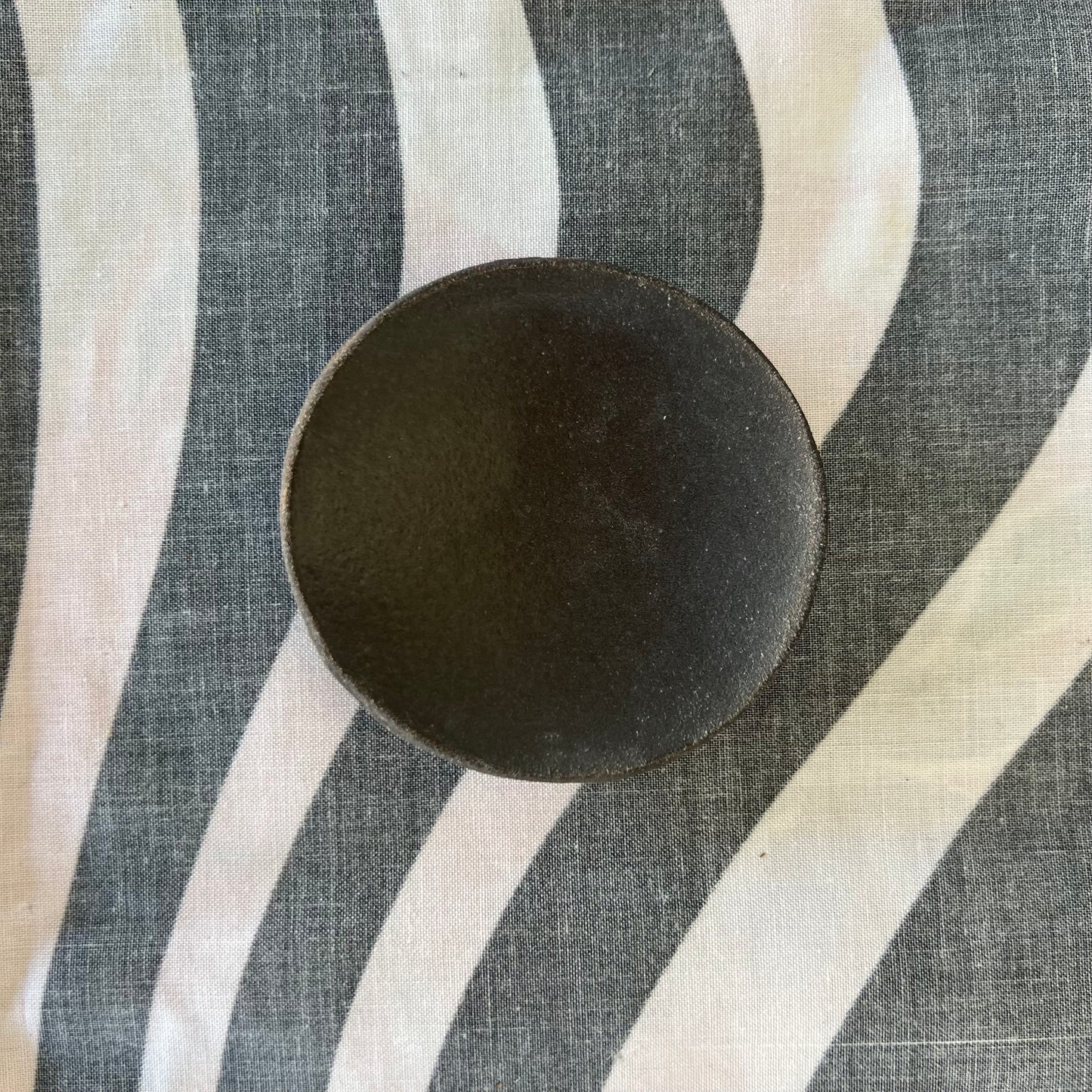 RAW BLACK CLAY INCENSE HOLDER PLATE