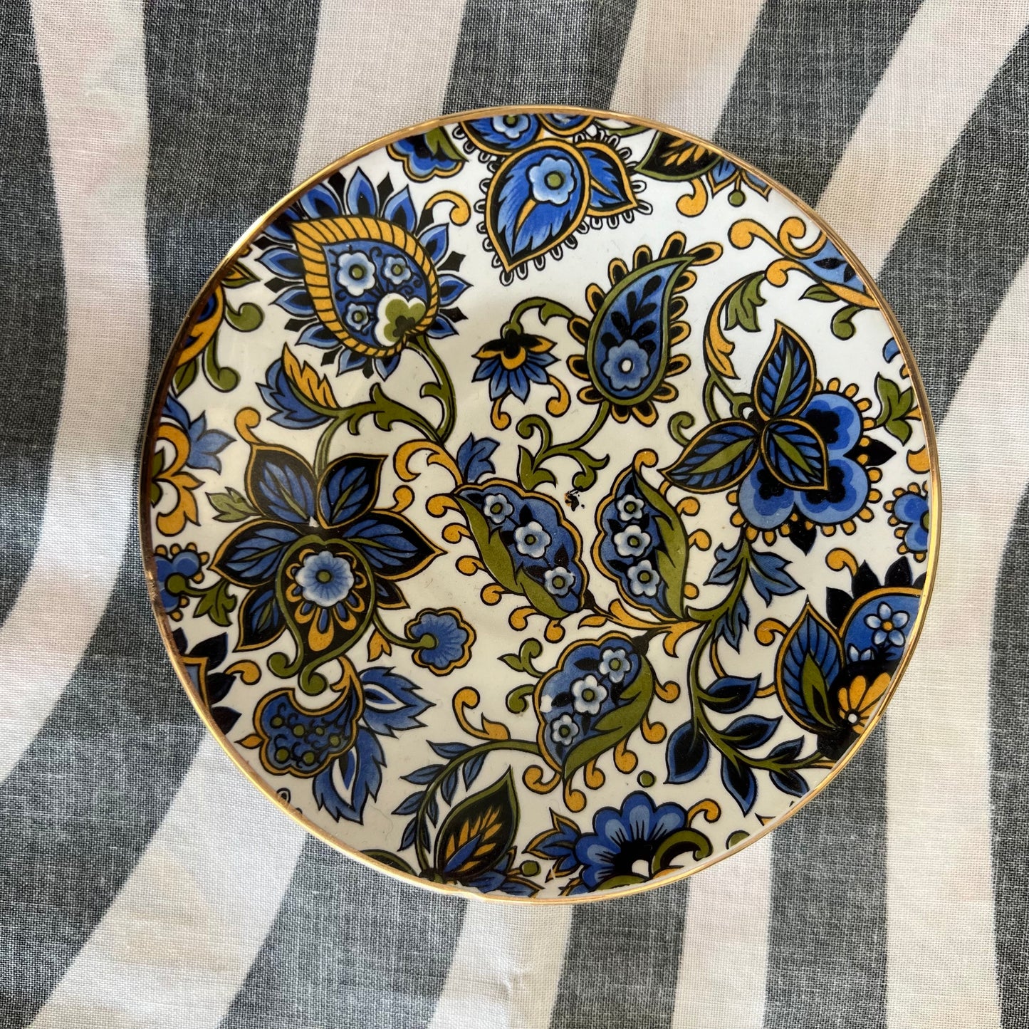 Blue bell plate