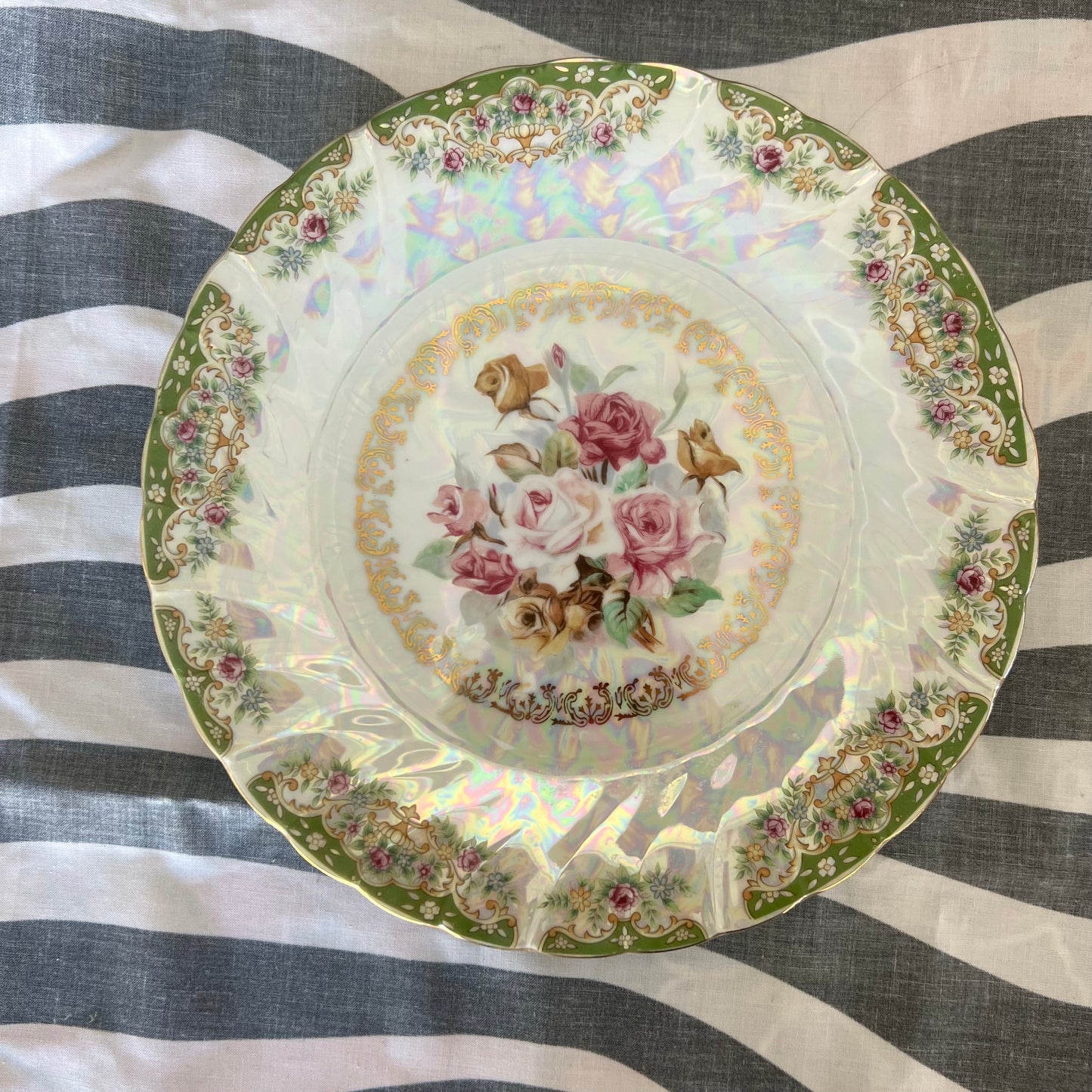 Pearly flora plate