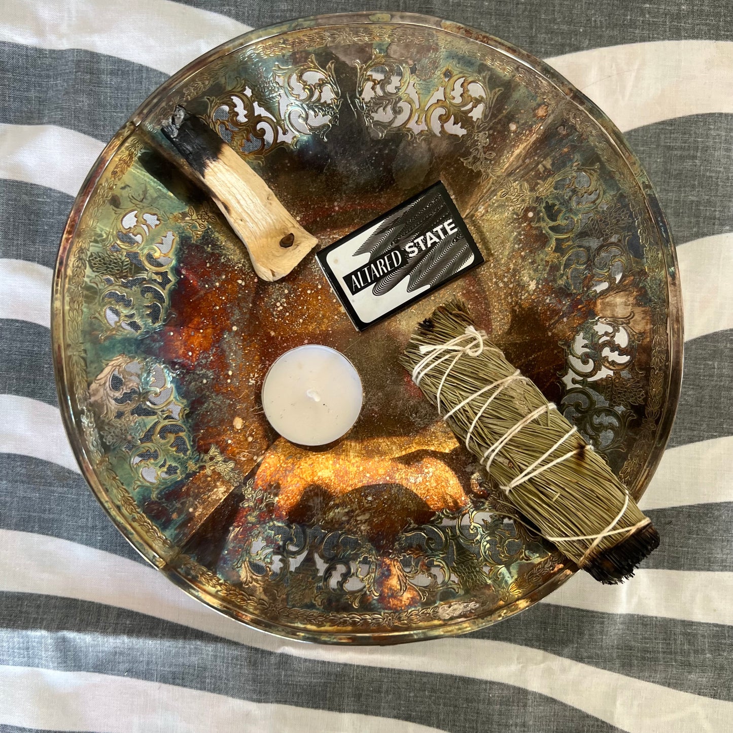 Silver wavy tray