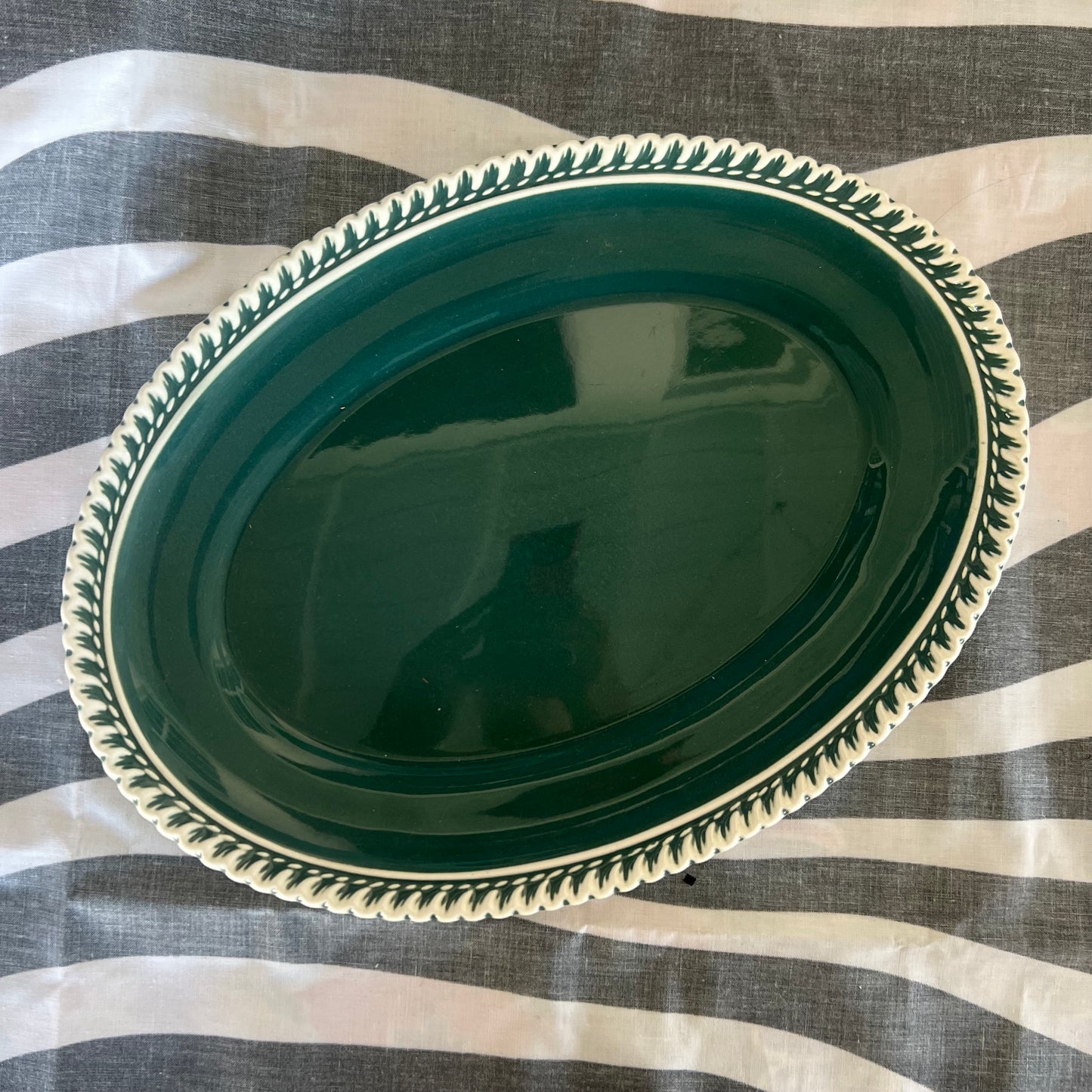 Green plate tray