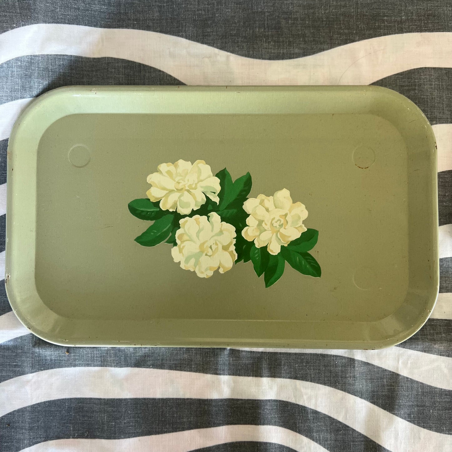 Green gardenia tray