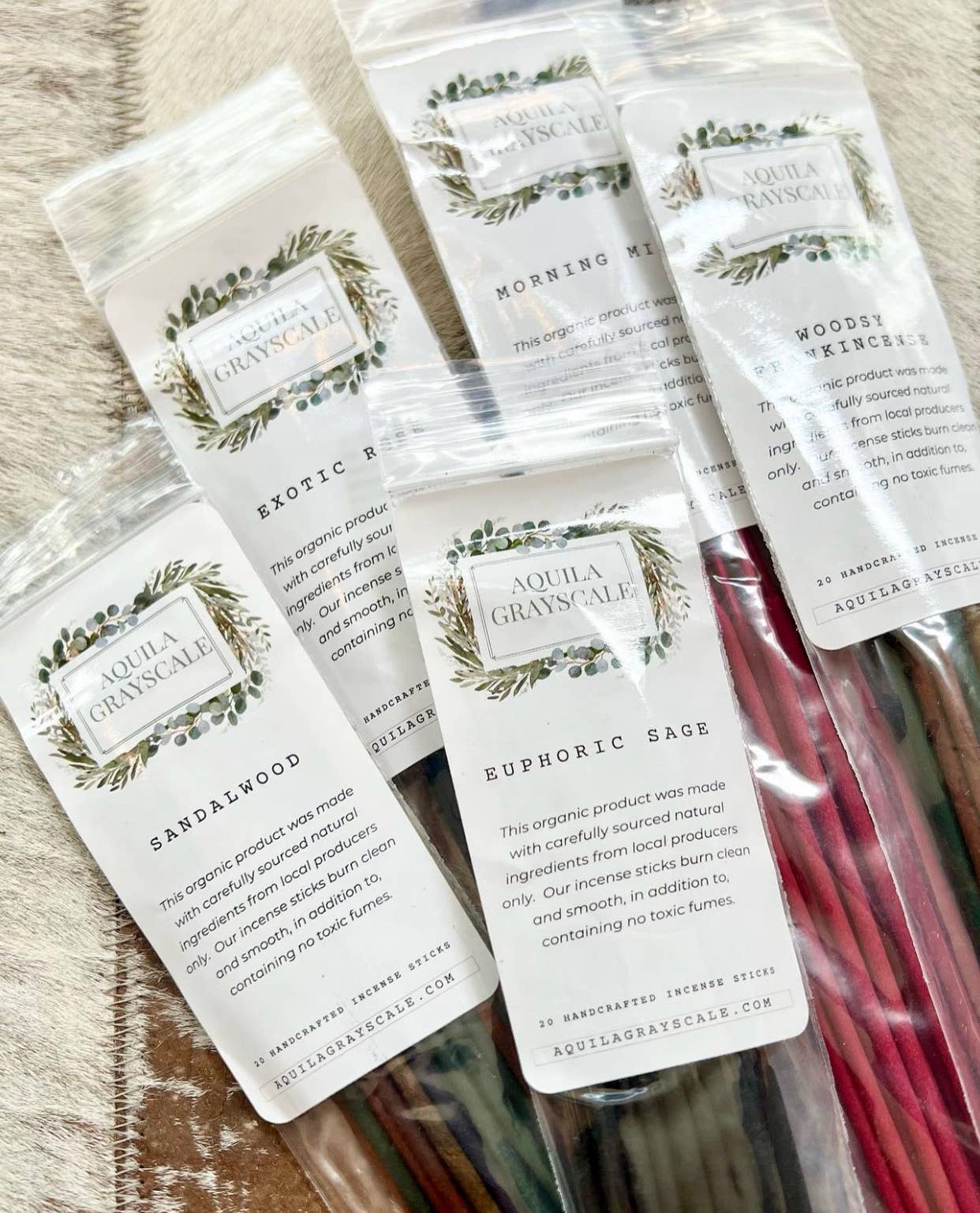 Aquila Grayscale - Woodsy Frankincense Incense Sticks