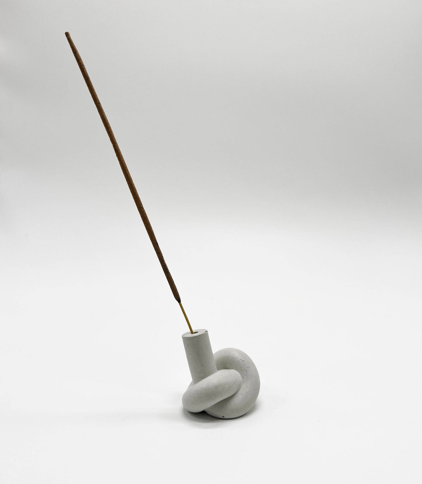 Uno Atelier - Knot Incense Holder: Blue