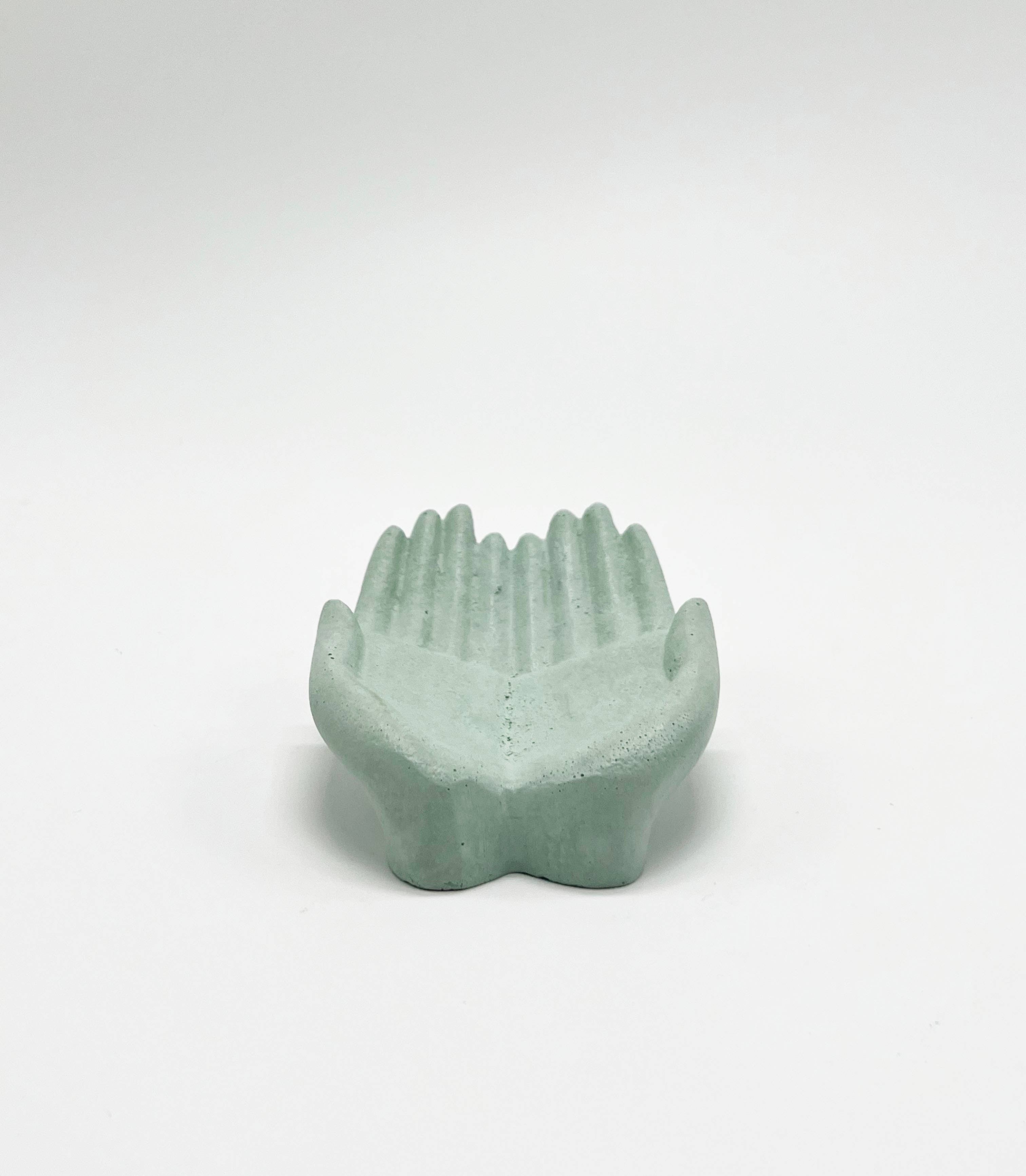 Uno Atelier - Double Palm Concrete Object: Purple